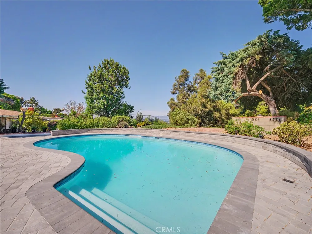 5604 Mason Avenue Woodland Hills, CA 91367