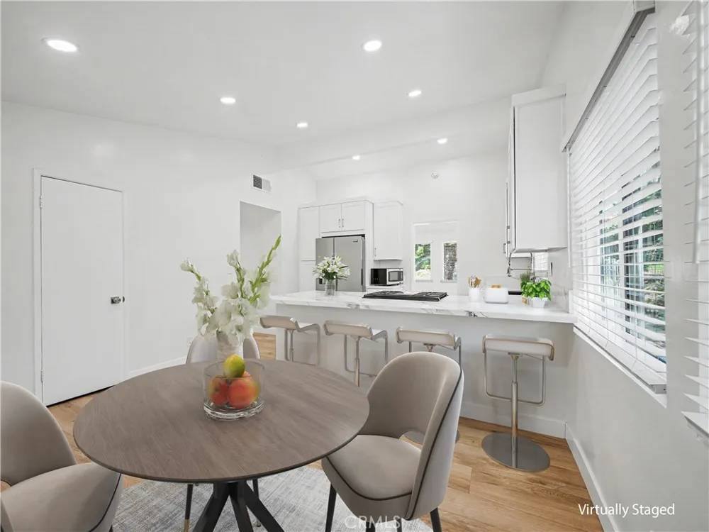 5604 Mason Avenue Woodland Hills, CA 91367