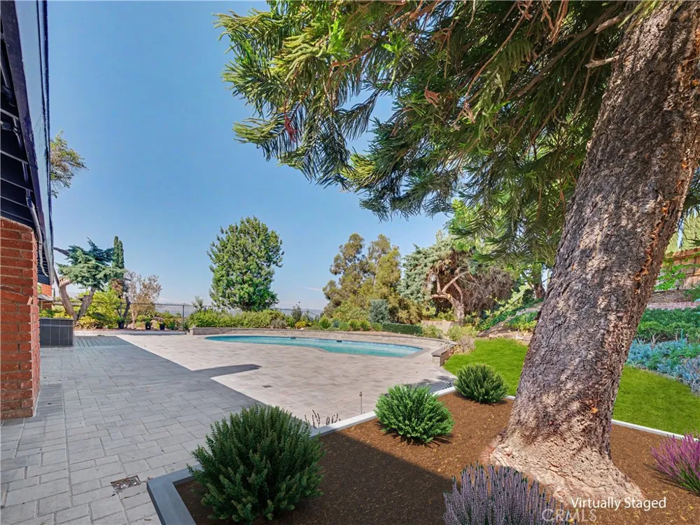 5604 Mason Avenue Woodland Hills, CA 91367