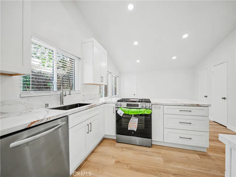 5604 Mason Avenue Woodland Hills, CA 91367