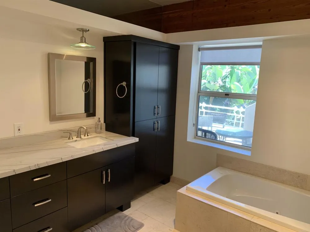 605 Bonair place La Jolla, CA 92037