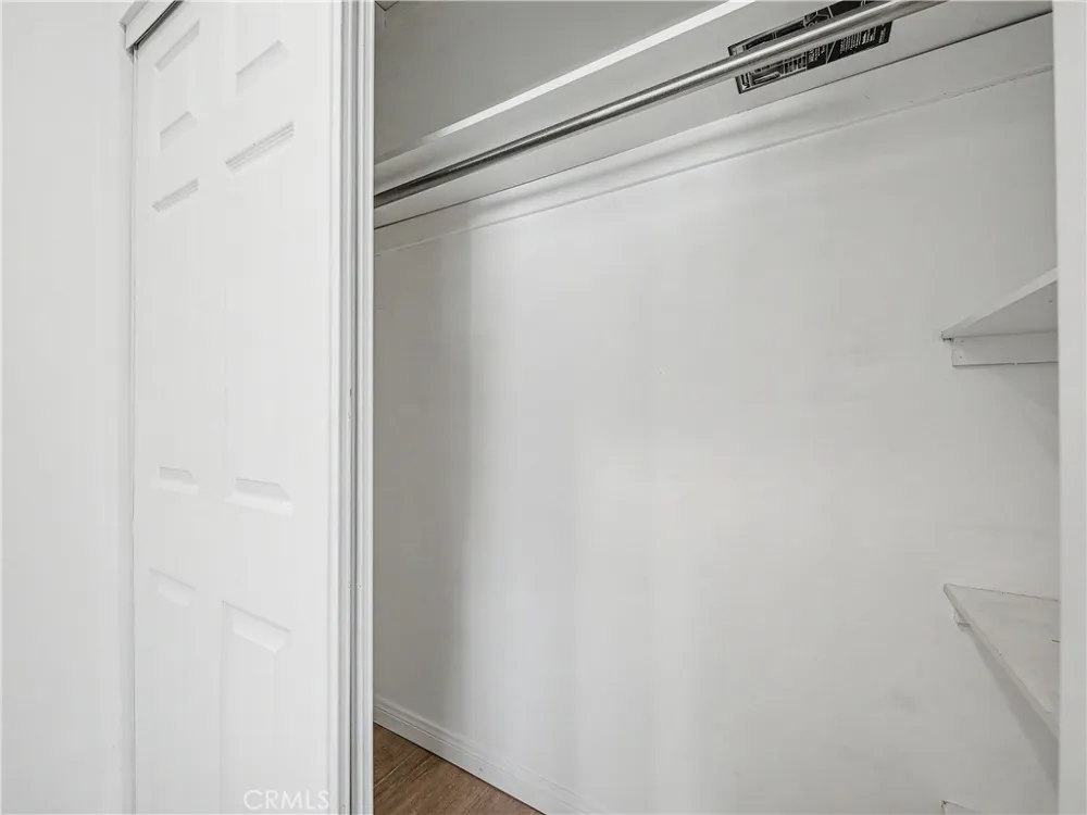 22968 Humming Bird Calabasas, CA 91302