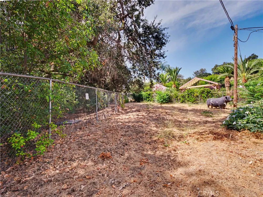 22968 Humming Bird Calabasas, CA 91302