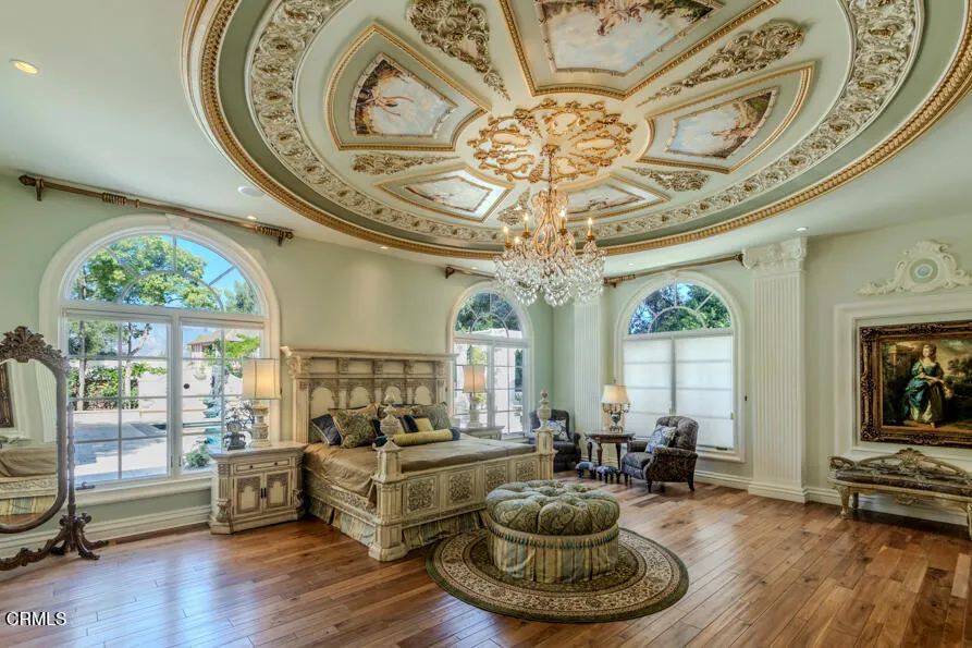 567 Meadow Grove Street La Canada Flintridge, CA 91011