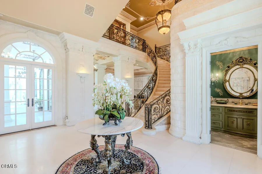 567 Meadow Grove Street La Canada Flintridge, CA 91011