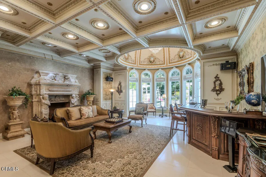 567 Meadow Grove Street La Canada Flintridge, CA 91011