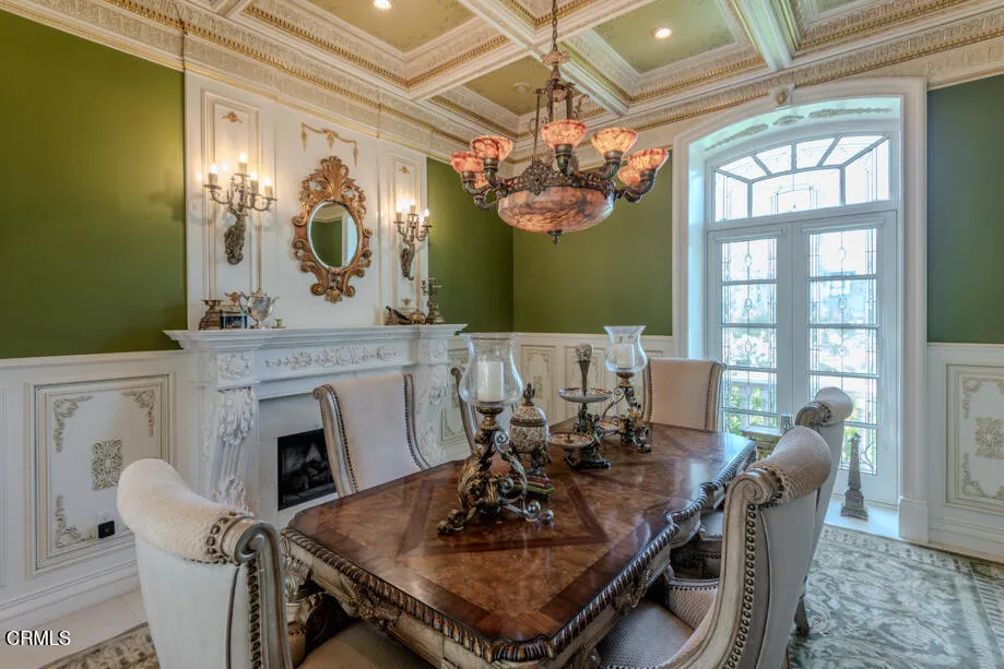 567 Meadow Grove Street La Canada Flintridge, CA 91011