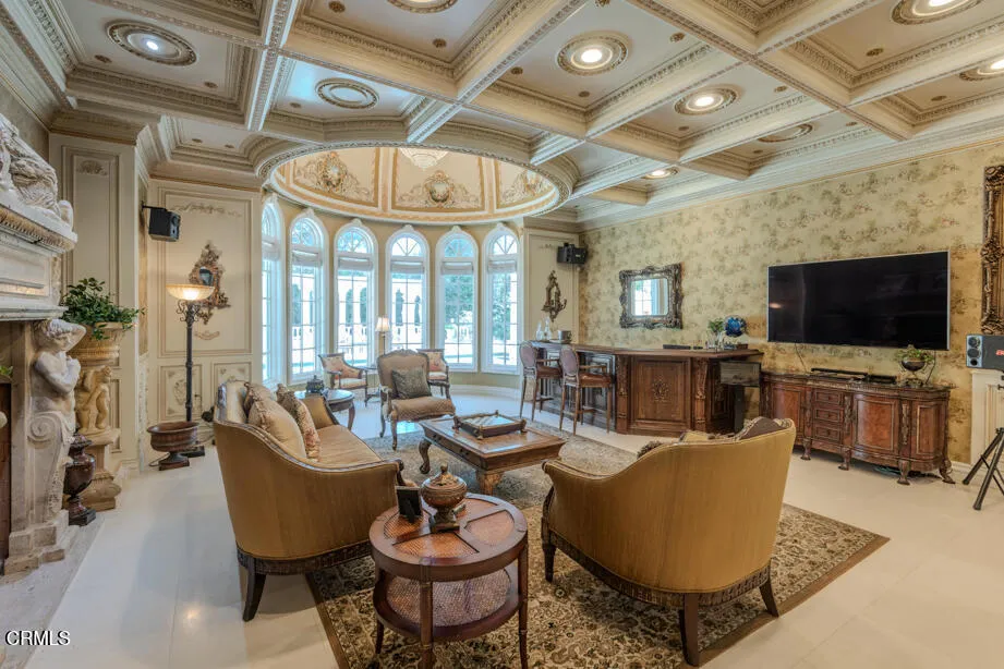 567 Meadow Grove Street La Canada Flintridge, CA 91011