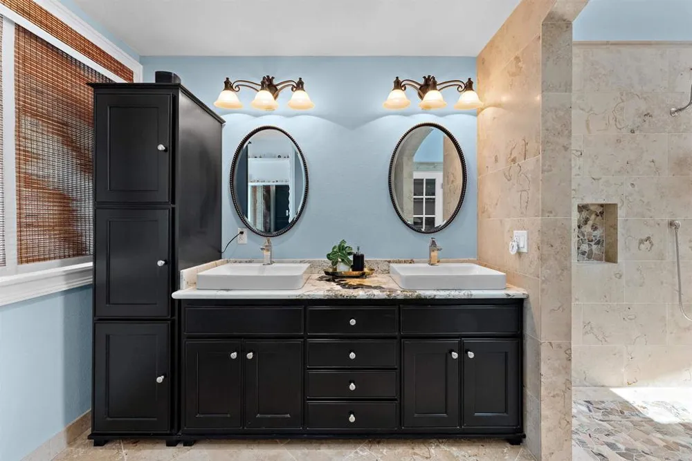 15321 Via Molinero Poway, CA 92064