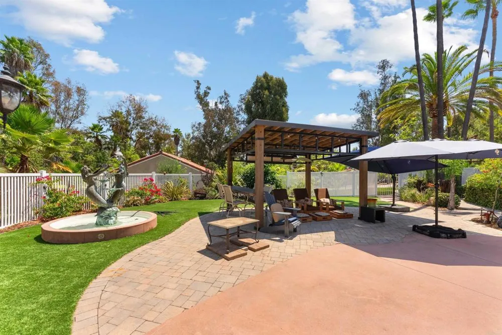 15321 Via Molinero Poway, CA 92064