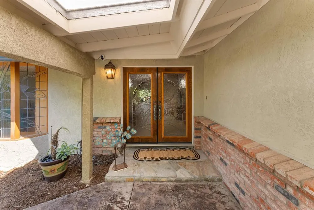15321 Via Molinero Poway, CA 92064