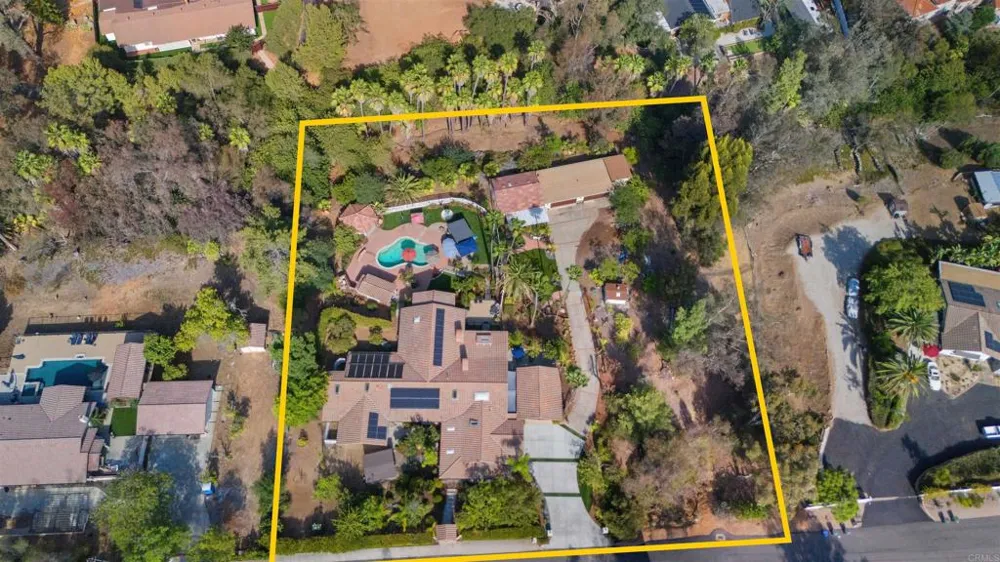 15321 Via Molinero Poway, CA 92064