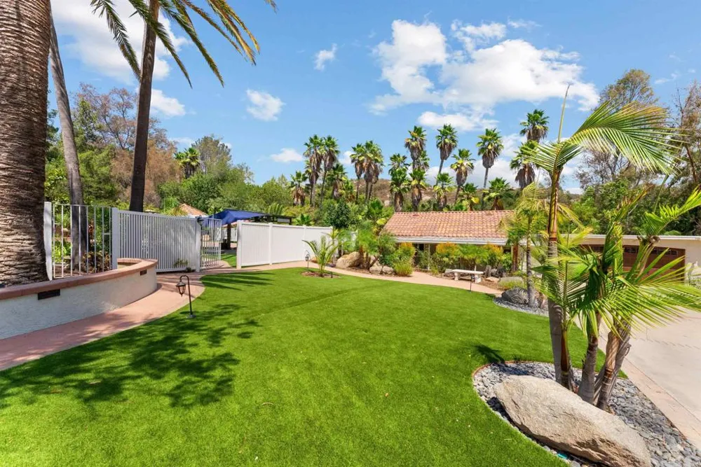 15321 Via Molinero Poway, CA 92064