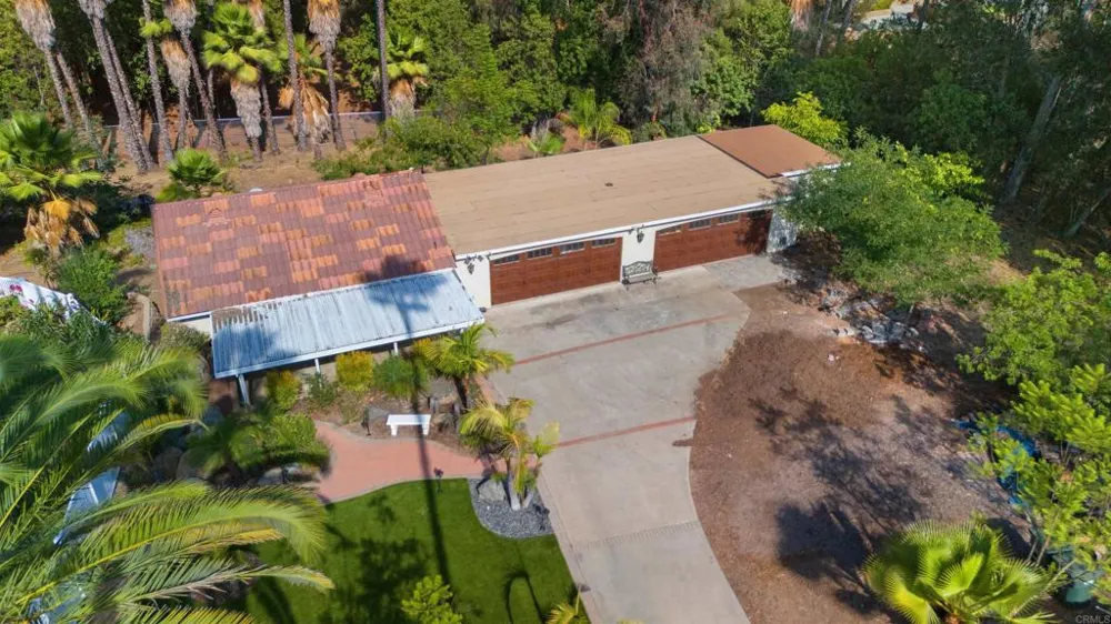 15321 Via Molinero Poway, CA 92064