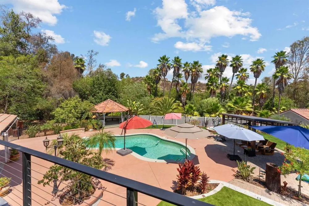 15321 Via Molinero Poway, CA 92064
