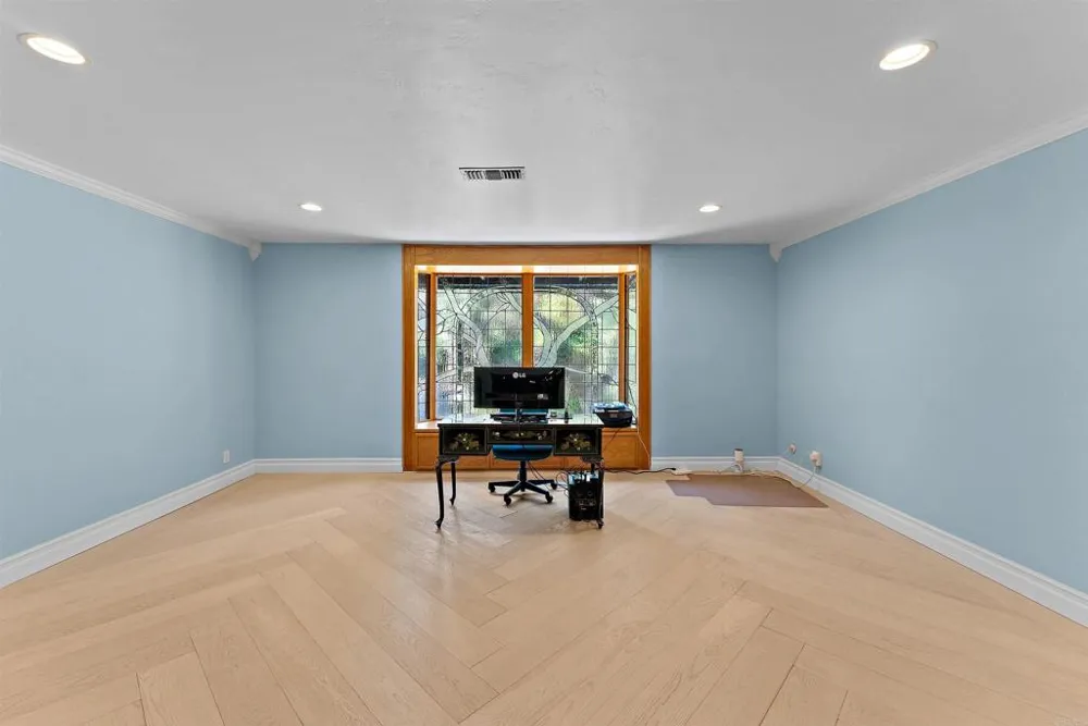 15321 Via Molinero Poway, CA 92064