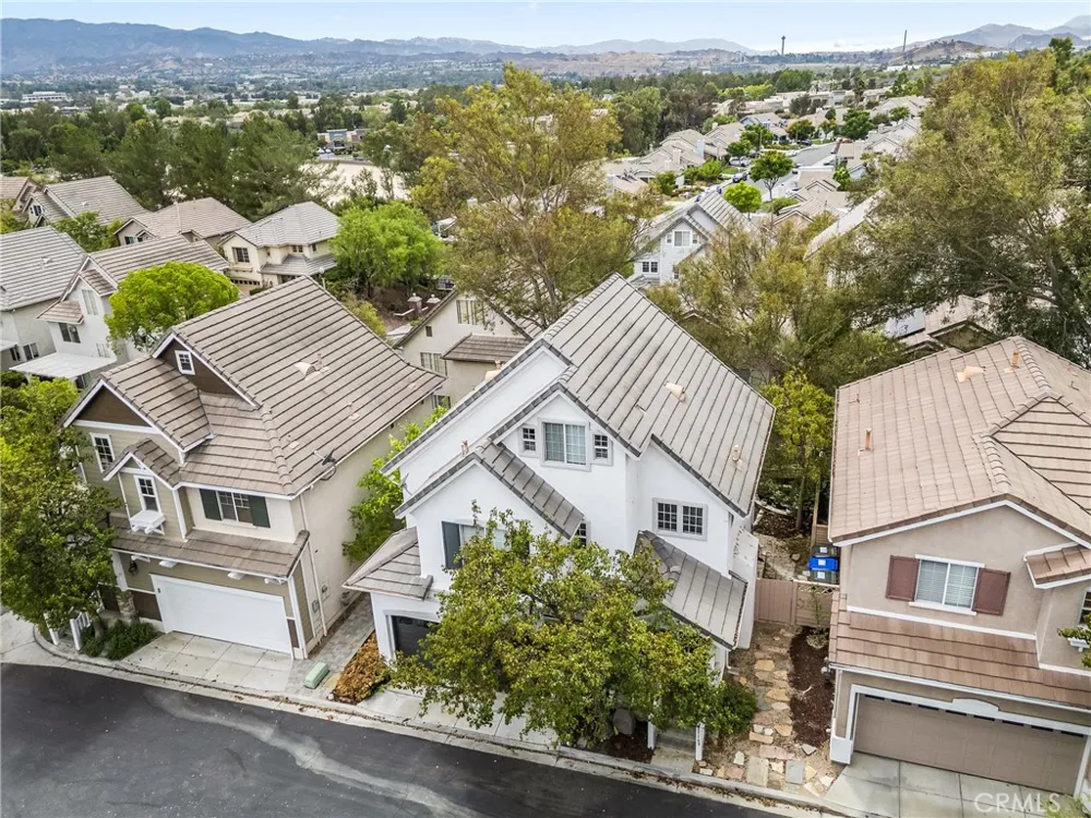 27169 Saddlepeak Valencia, CA 91354