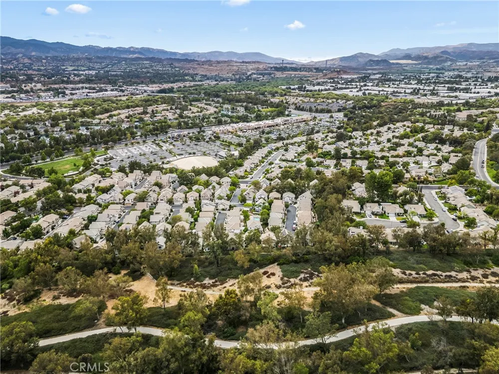 27169 Saddlepeak Valencia, CA 91354