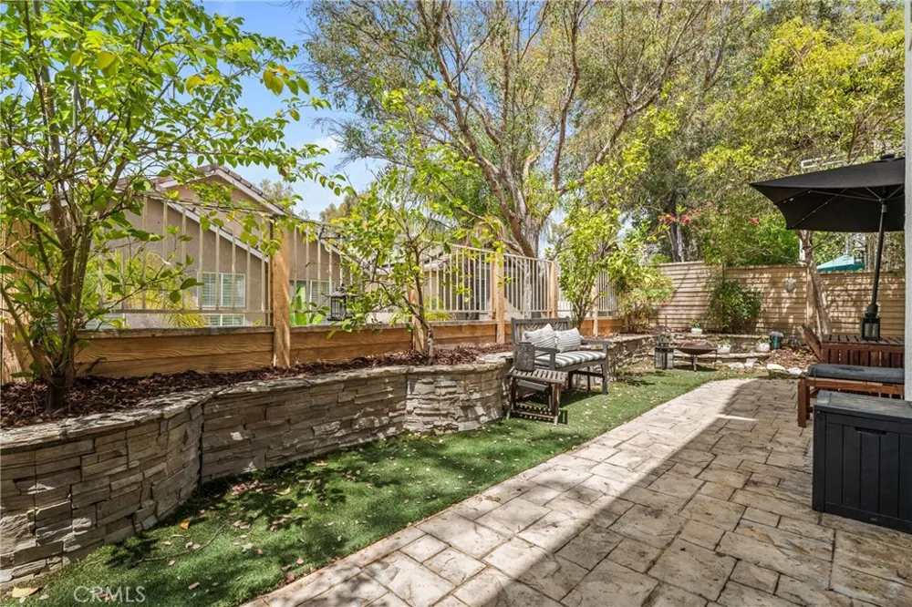 27169 Saddlepeak Valencia, CA 91354