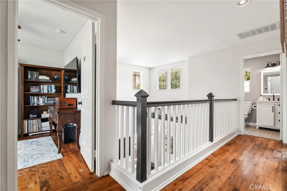 27169 Saddlepeak Valencia, CA 91354