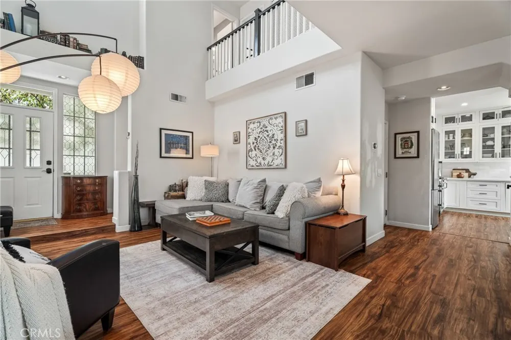 27169 Saddlepeak Valencia, CA 91354