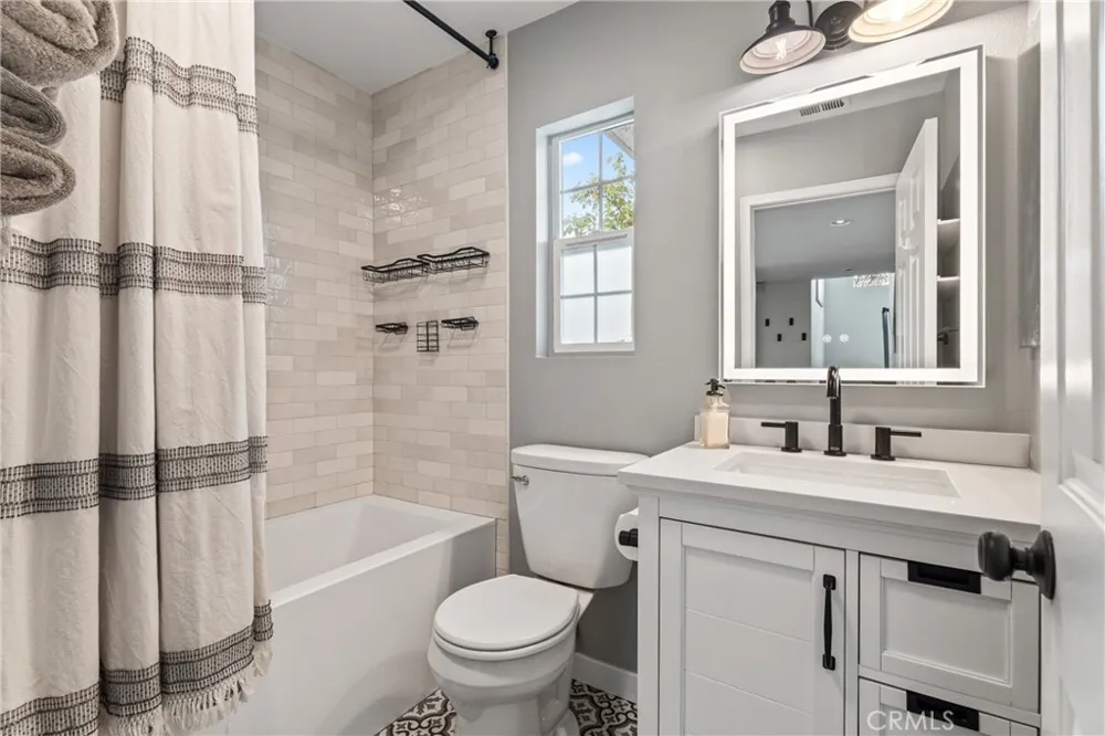 27169 Saddlepeak Valencia, CA 91354