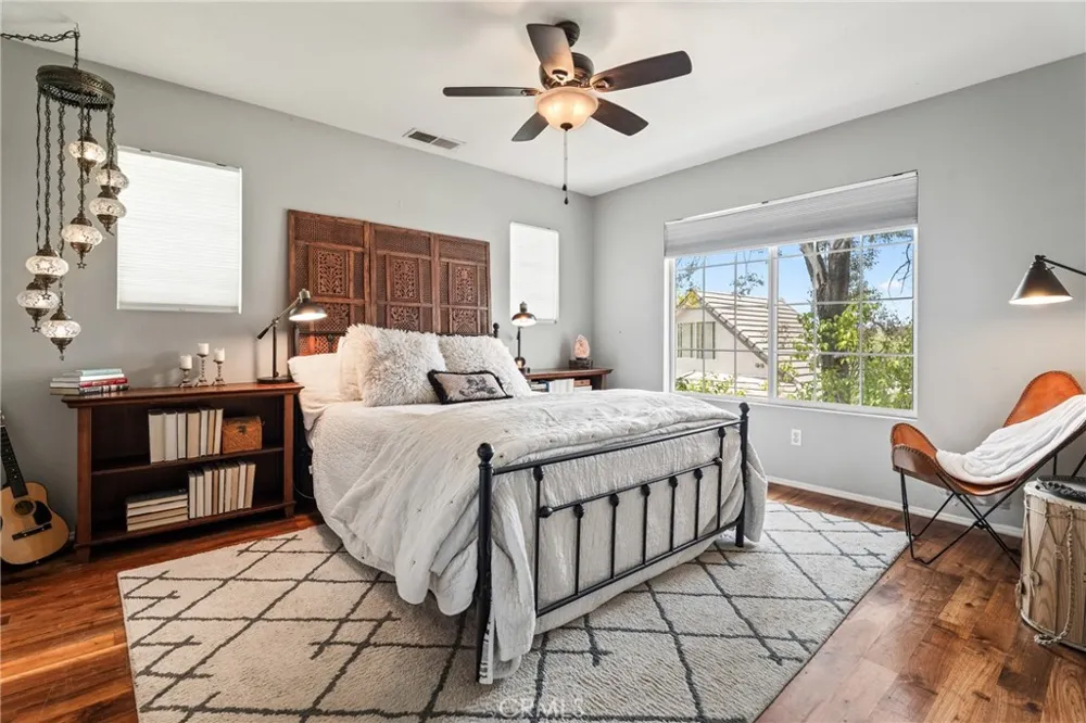 27169 Saddlepeak Valencia, CA 91354