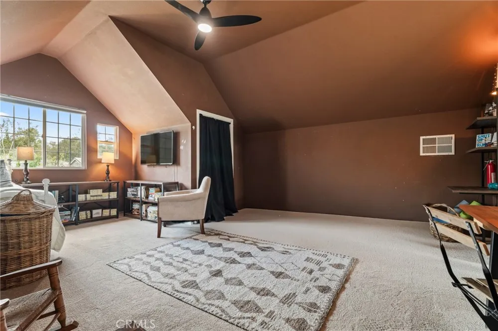 27169 Saddlepeak Valencia, CA 91354