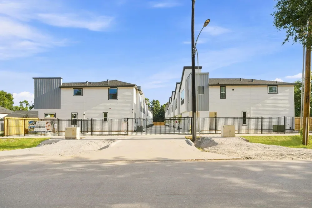 6065 Cebra Street Houston, TX 77091