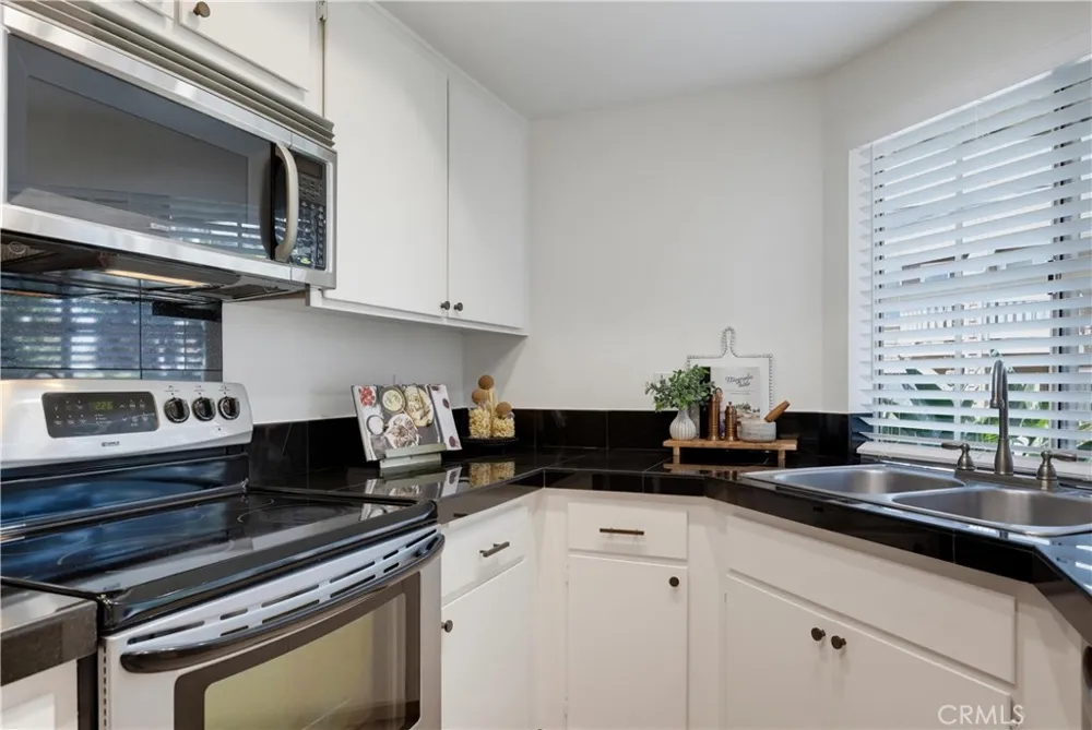 12555 Euclid Street #111 Garden Grove, CA 92840
