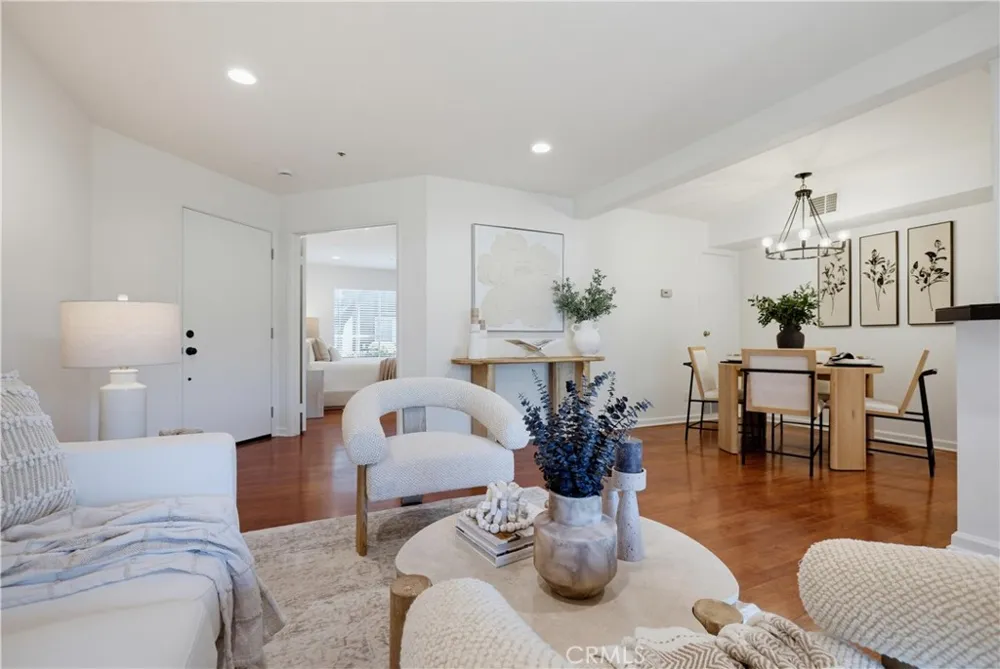 12555 Euclid Street #111 Garden Grove, CA 92840