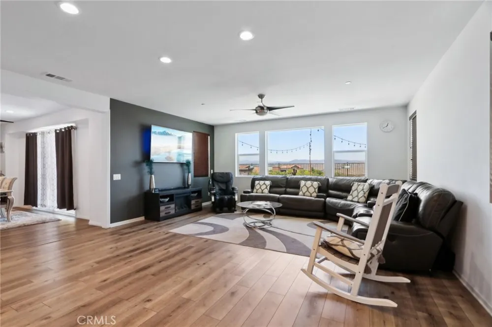 25220 Golden Maple Drive Canyon Country, CA 91387