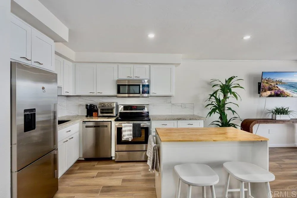 190 Del Mar Shores #7 Solana Beach, CA 92075