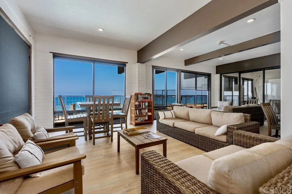 190 Del Mar Shores #7 Solana Beach, CA 92075