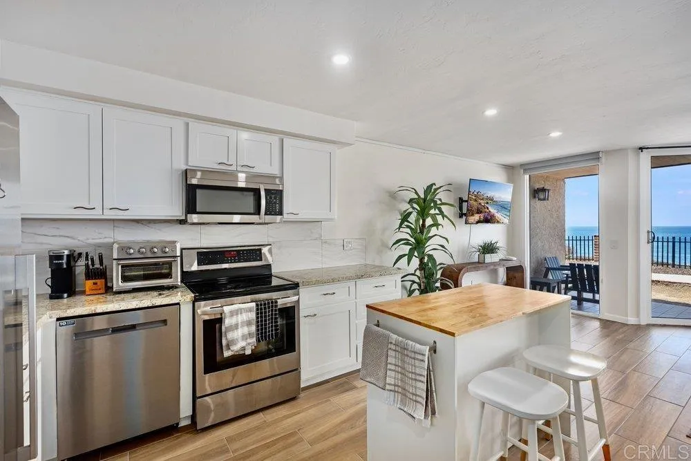 190 Del Mar Shores #7 Solana Beach, CA 92075