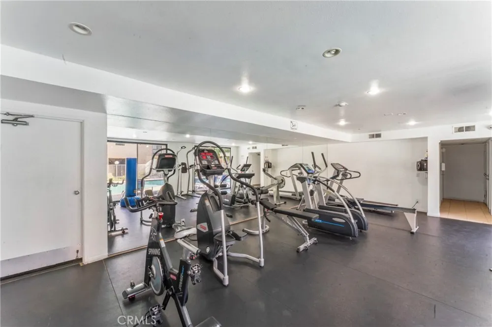 7826 Topanga Canyon Blvd #308 Canoga Park, CA 91304