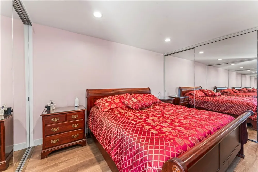 7826 Topanga Canyon Blvd #308 Canoga Park, CA 91304