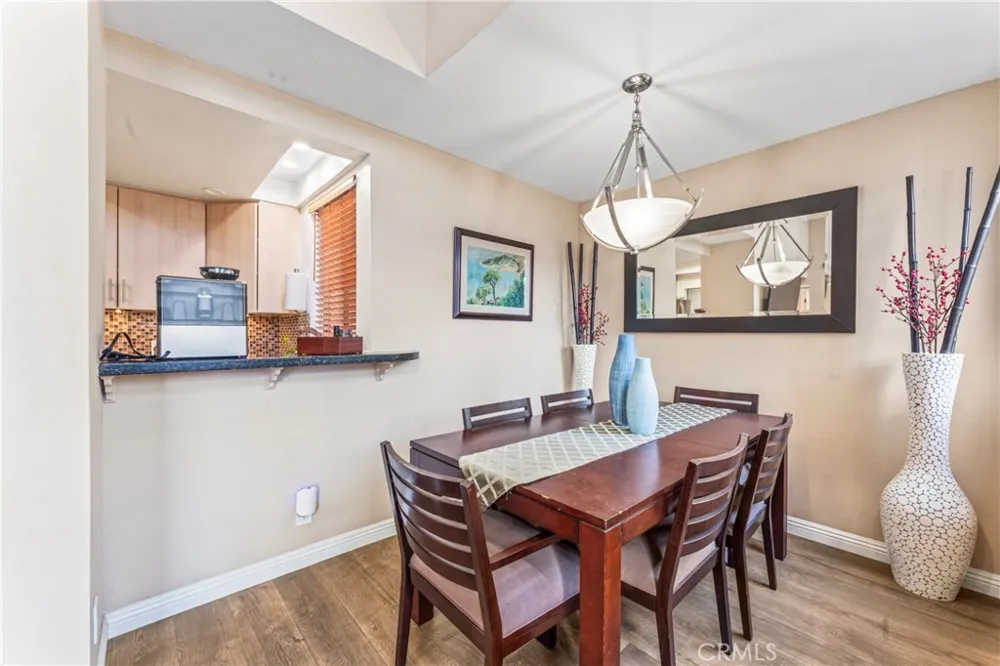 7826 Topanga Canyon Blvd #308 Canoga Park, CA 91304