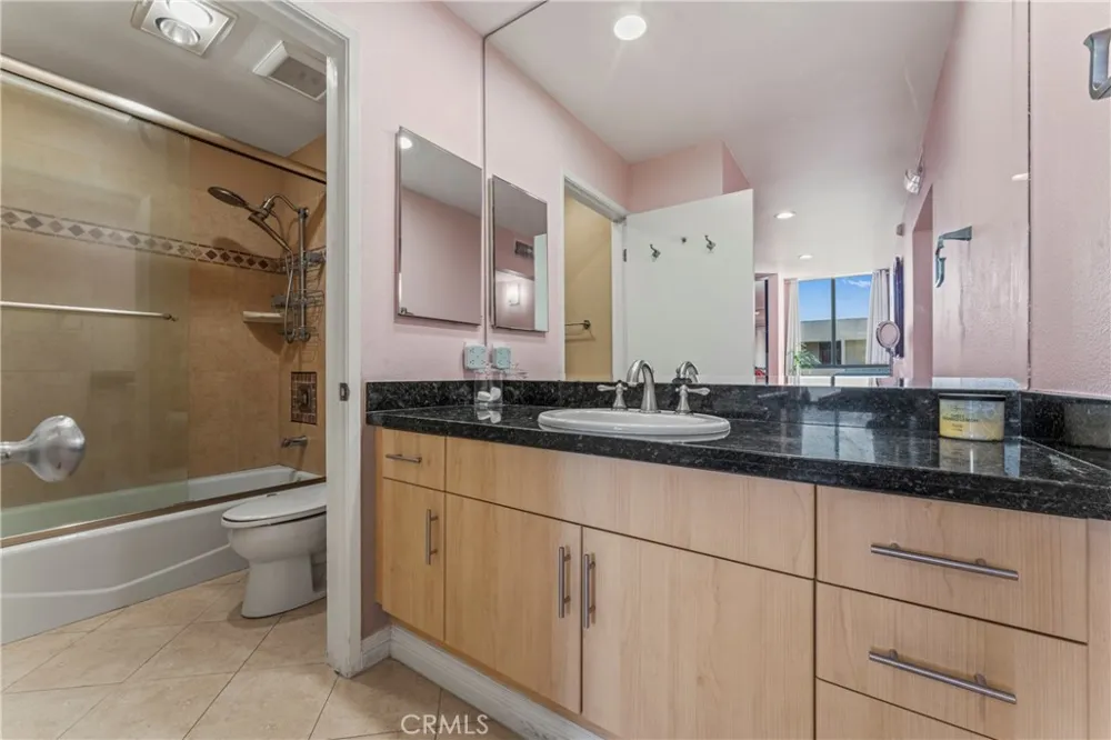 7826 Topanga Canyon Blvd #308 Canoga Park, CA 91304
