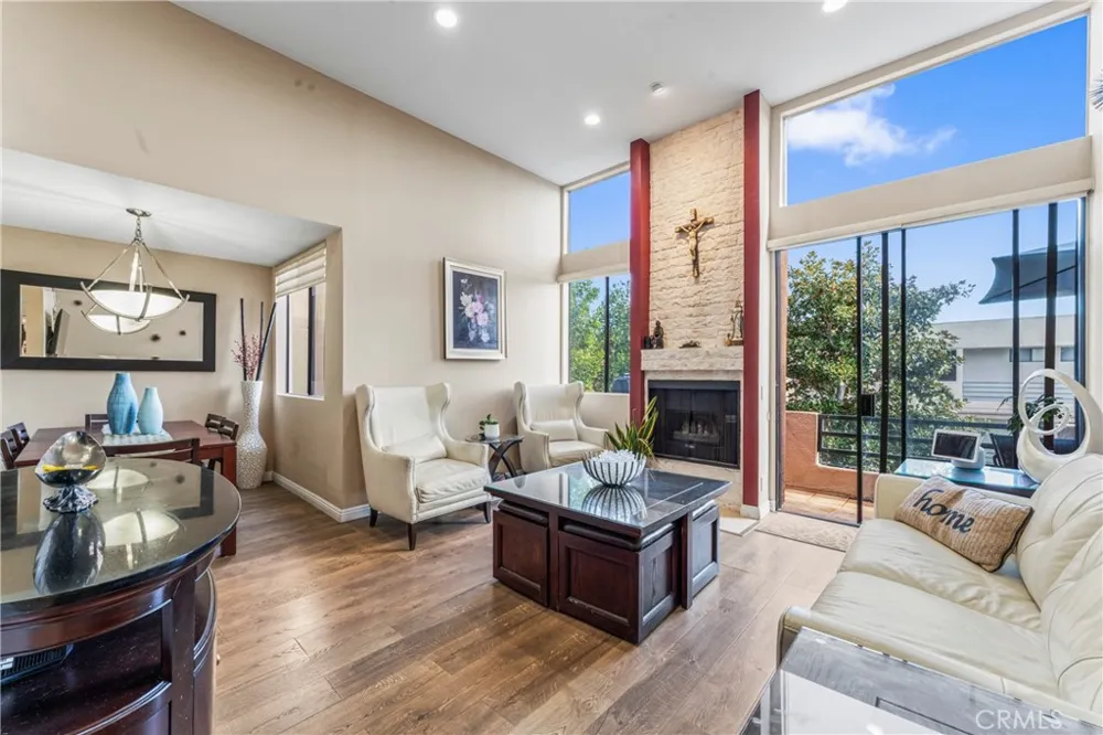 7826 Topanga Canyon Blvd #308 Canoga Park, CA 91304