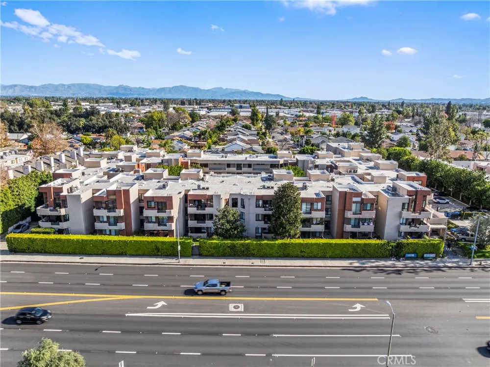 7826 Topanga Canyon Blvd #308 Canoga Park, CA 91304