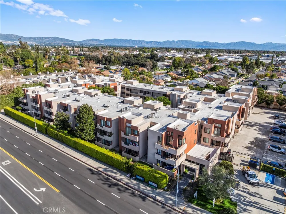 7826 Topanga Canyon Blvd #308 Canoga Park, CA 91304