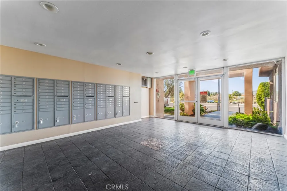 7826 Topanga Canyon Blvd #308 Canoga Park, CA 91304