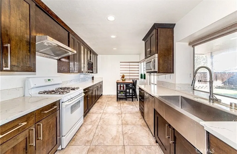 11067 Malone Rancho Cucamonga, CA 91701