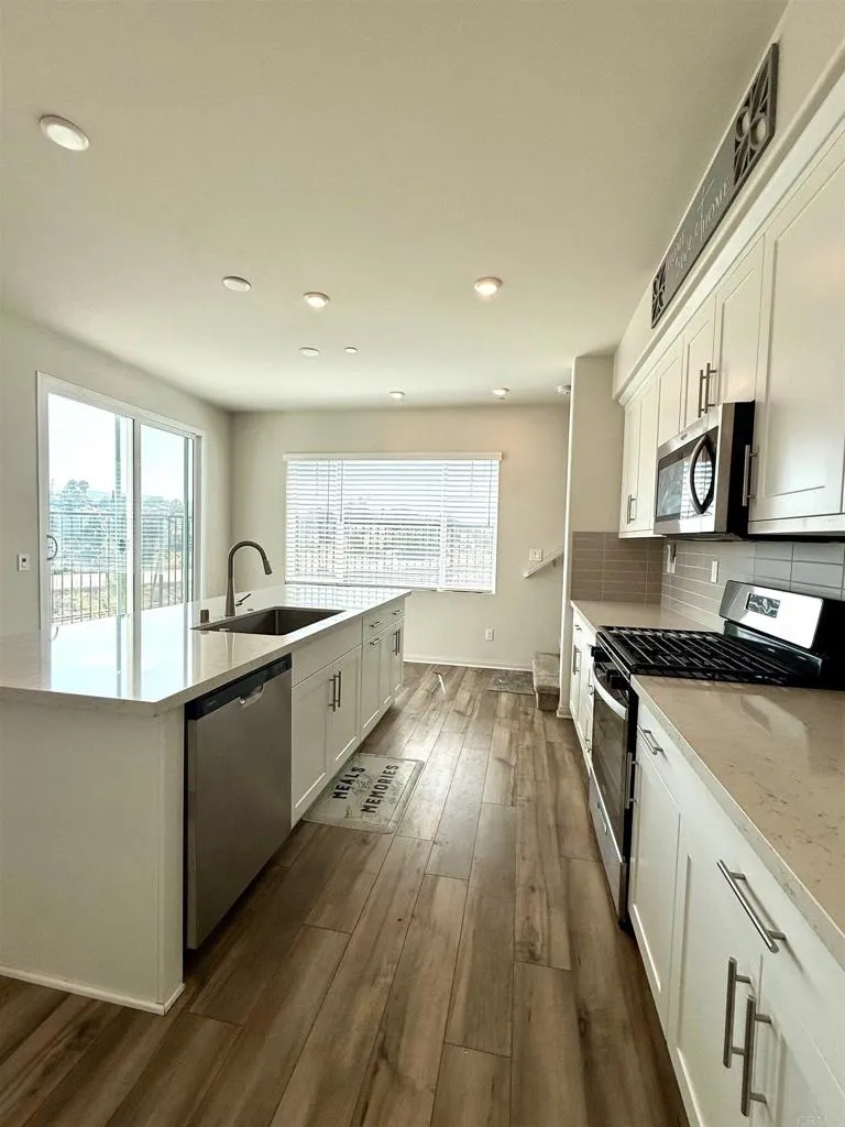 1528 Wingwood Lane Vista, CA 92083