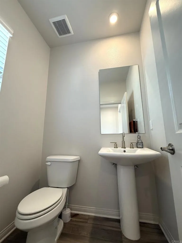 1528 Wingwood Lane Vista, CA 92083