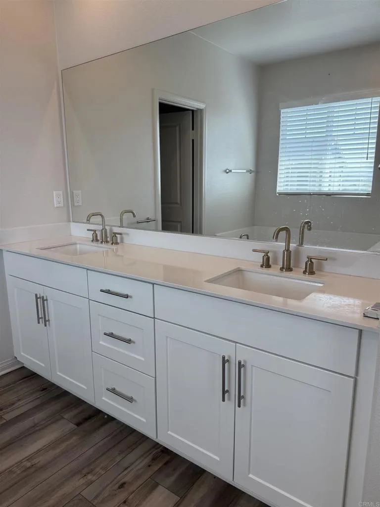 1528 Wingwood Lane Vista, CA 92083