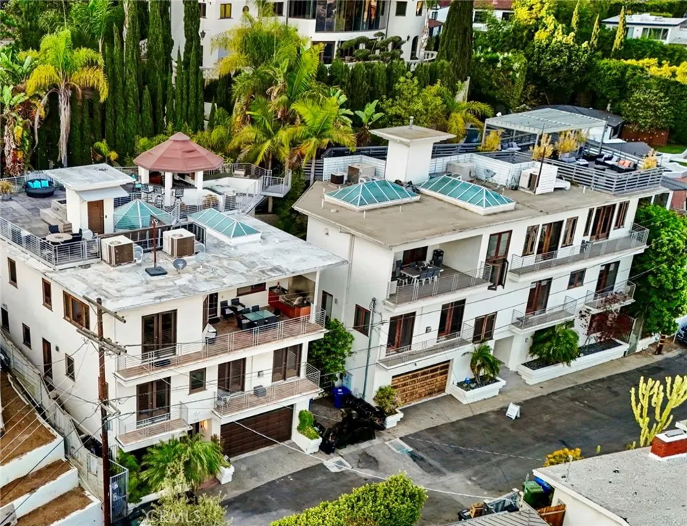 8827 Evanview Los Angeles, CA 90069
