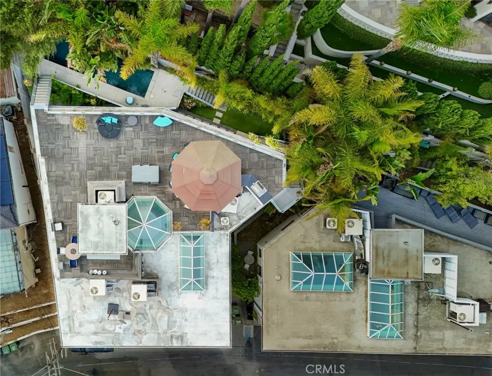 8827 Evanview Los Angeles, CA 90069