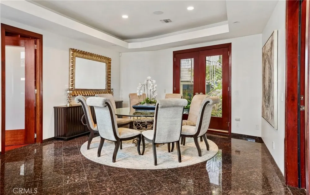 8827 Evanview Los Angeles, CA 90069